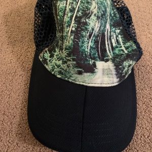 Runner Trucker Hat